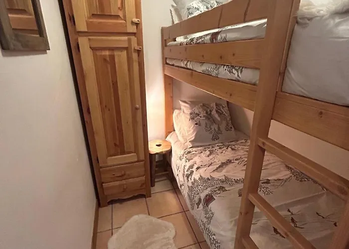 De Montalbert 14b 4-6 Person *