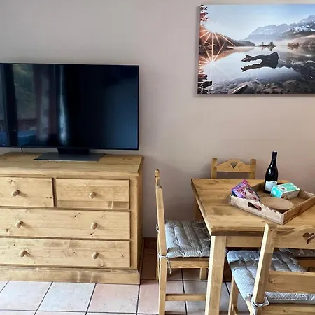 De Montalbert 14b 4-6 Person *